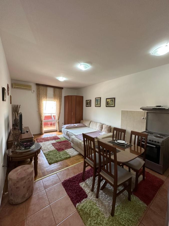Bella Apartman Podgorica Buitenkant foto
