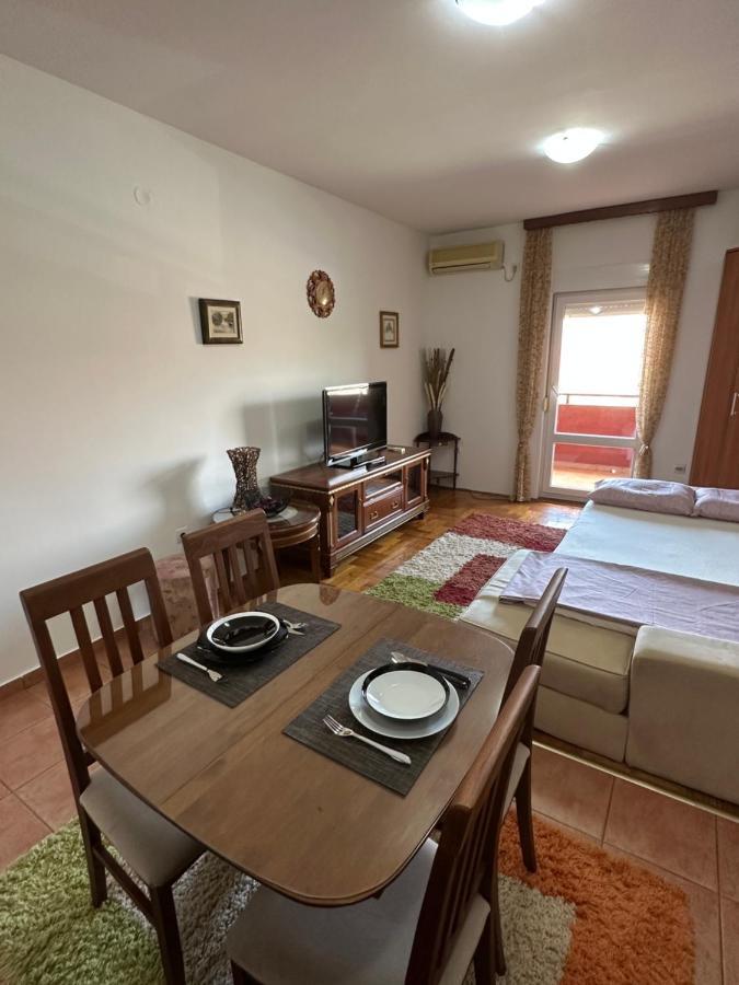 Bella Apartman Podgorica Buitenkant foto