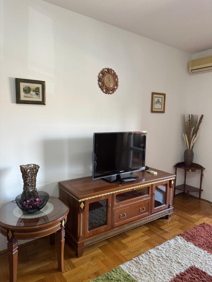 Bella Apartman Podgorica Buitenkant foto
