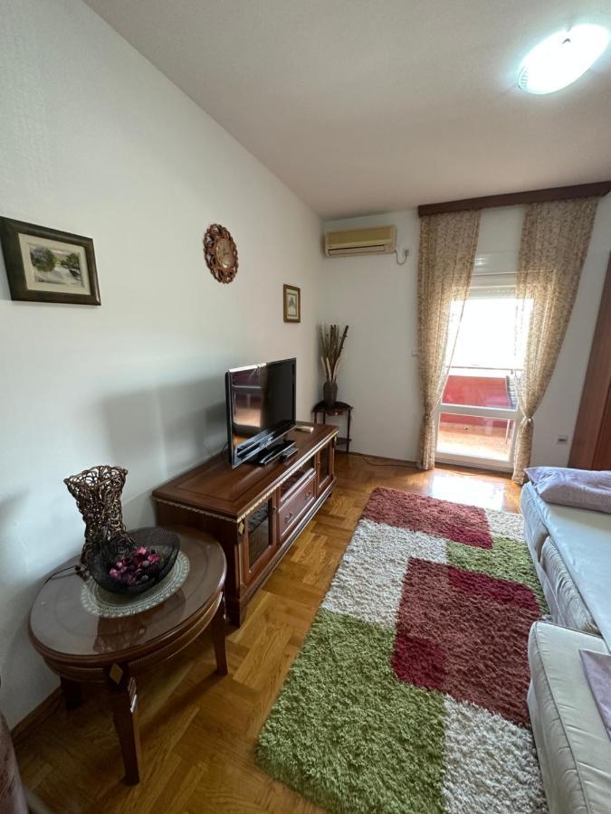 Bella Apartman Podgorica Buitenkant foto